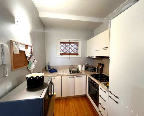 Bilocale Milano Via Boncompagni - Cucina