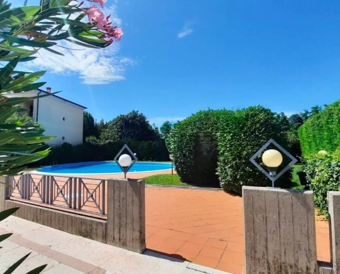 Quadrilocale con doppi servizi e giardino a Desenzano del Garda